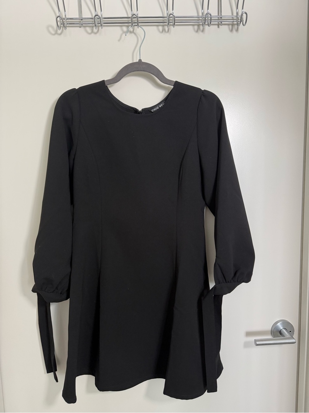 Chic Ven Black Long-Sleeve A-Line Mini Dress with Tie Cuffs